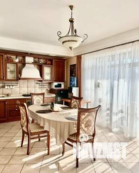 Дом 200м², 2-этажный, посуточно,