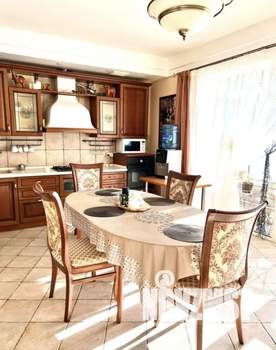 Дом 200м², 2-этажный, посуточно,