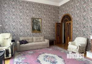 Дом 300м², 3-этажный, на длительный срок,