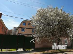 Дом 318м², 3-этажный, участок 4 сот.