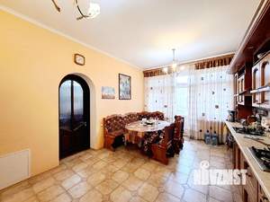 Дом 431м², 3-этажный, участок 4 сот.