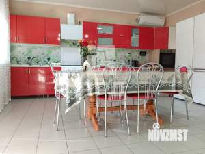 Дом 200м², 3-этажный, участок 3 сот.