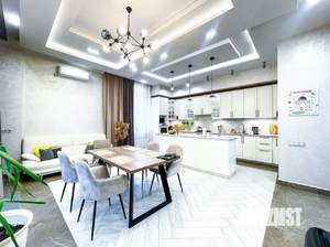 Дом 330м², 3-этажный, участок 8 сот.  