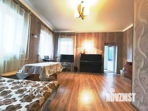 Дом 180м&sup2;, 3-этажный, участок 6 сот.  