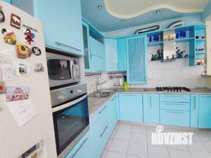 Дом 340м², 3-этажный, участок 5 сот.  