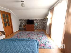 Дом 180м², 3-этажный, участок 1 сот.  