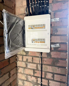 Дом 105м&sup2;, 2-этажный, участок 4 сот.  