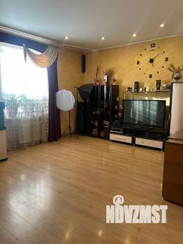 Дом 277м², 2-этажный, участок 3 сот.  