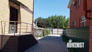 Дом 318м², 3-этажный, участок 4 сот.  