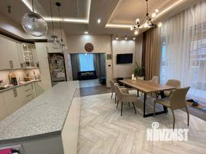 Дом 330м², 2-этажный, участок 8 сот.  