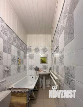 Дом 70м&sup2;, 2-этажный, участок 1 сот.  