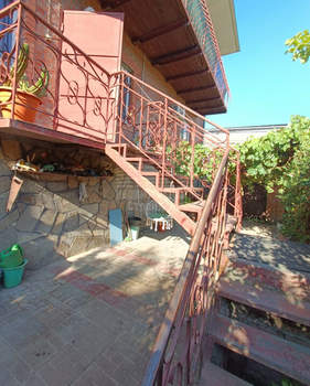 Дом 306м&sup2;, 3-этажный, участок 6 сот.  