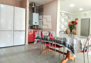 Дом 200м², 3-этажный, участок 3 сот.  