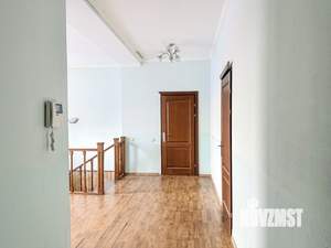 Дом 300м², 2-этажный, участок 18 сот.  