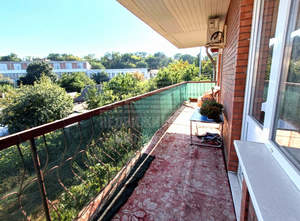 Дом 306м&sup2;, 3-этажный, участок 6 сот.  