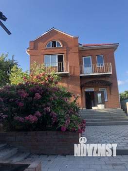 Дом 250м&sup2;, 2-этажный, участок 5 сот.  