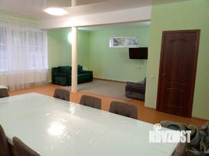 Дом 318м&sup2;, 3-этажный, участок 4 сот.  