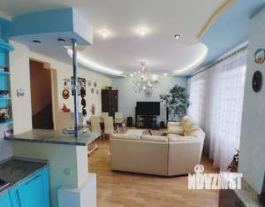 Дом 340м², 3-этажный, участок 5 сот.  