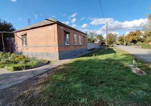 Дом 97м&sup2;, 2-этажный, участок 4 сот.  