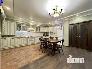 Таунхаус 217м², 3-этажный, участок 1 сот.  