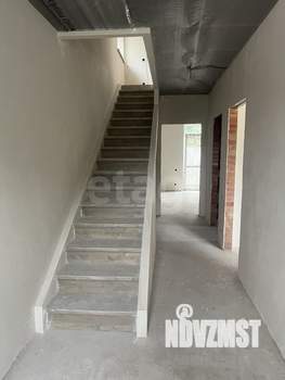 Дом 100м&sup2;, 2-этажный, участок 3 сот.  