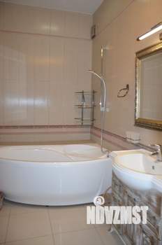 Дом 190м&sup2;, 2-этажный, участок 8 сот.  