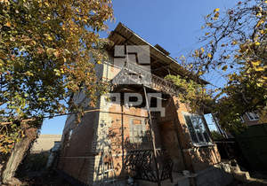 Дом 190м², 3-этажный, участок 4 сот.  