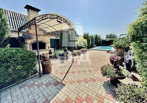 Дом 136м&sup2;, 2-этажный, участок 6 сот.  