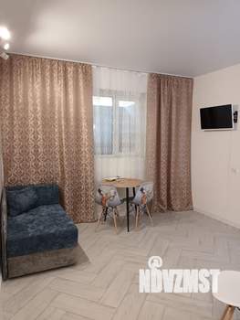 Студия квартира, посуточно, 30м2, 1/3 этаж