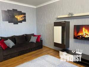 1-к квартира, посуточно, 37м2, 8/10 этаж