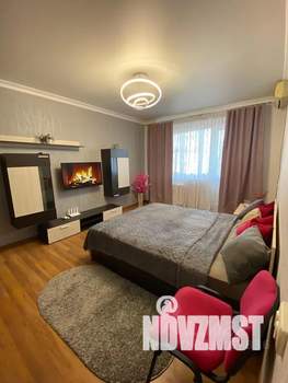 1-к квартира, посуточно, 37м2, 8/10 этаж