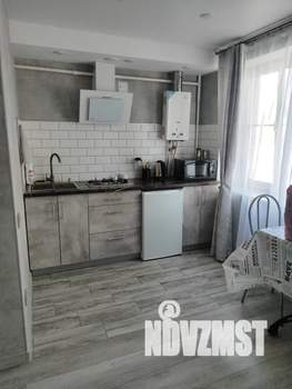 Студия квартира, посуточно, 30м2, 1/5 этаж