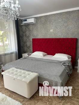 3-к квартира, посуточно, 95м2, 1/1 этаж