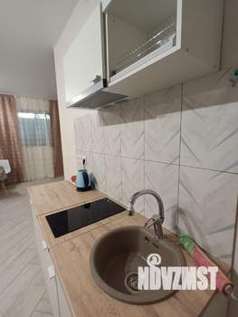 Студия квартира, посуточно, 30м2, 1/3 этаж