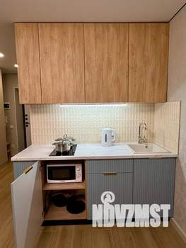 Студия квартира, посуточно, 35м2, 6/10 этаж