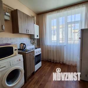 1-к квартира, посуточно, 33м2, 3/3 этаж