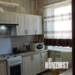 1-к квартира, посуточно, 40м2, 1/3 этаж