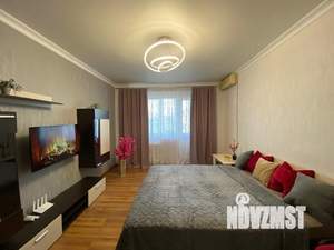 1-к квартира, посуточно, 37м2, 8/10 этаж