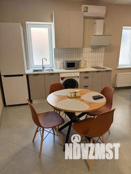 Студия квартира, посуточно, 42м2, 1/1 этаж