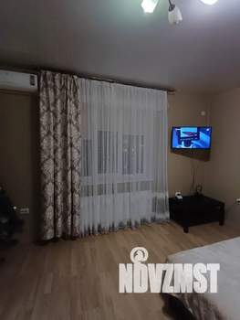 Студия квартира, посуточно, 35м2, 3/3 этаж