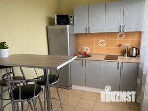 Студия квартира, посуточно, 28м2, 3/3 этаж