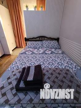 Студия квартира, посуточно, 44м2, 1/3 этаж