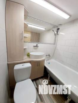 Студия квартира, посуточно, 30м2, 1/3 этаж