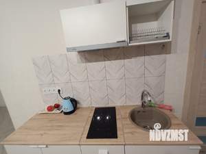 Студия квартира, посуточно, 30м2, 1/3 этаж