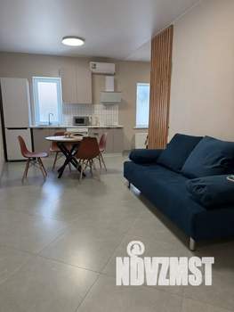 Студия квартира, посуточно, 42м2, 1/1 этаж