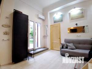 Студия квартира, посуточно, 30м2, 1/3 этаж