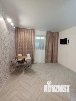 Студия квартира, посуточно, 30м2, 1/3 этаж