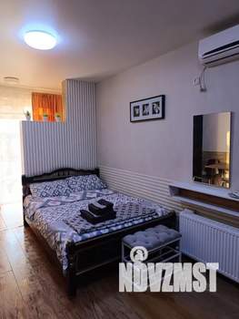 Студия квартира, посуточно, 44м2, 1/3 этаж