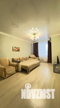 1-к квартира, посуточно, 40м2, 1/5 этаж