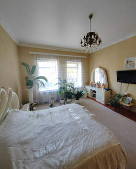 3-к квартира, вторичка, 74м2, 1/1 этаж